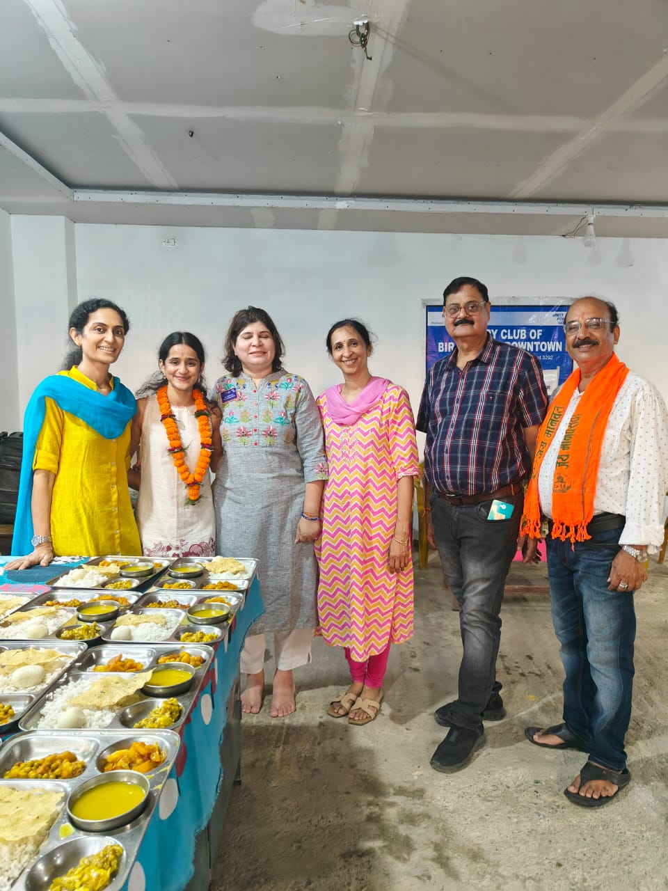 Feed the hungry at Manav Seva Ashram